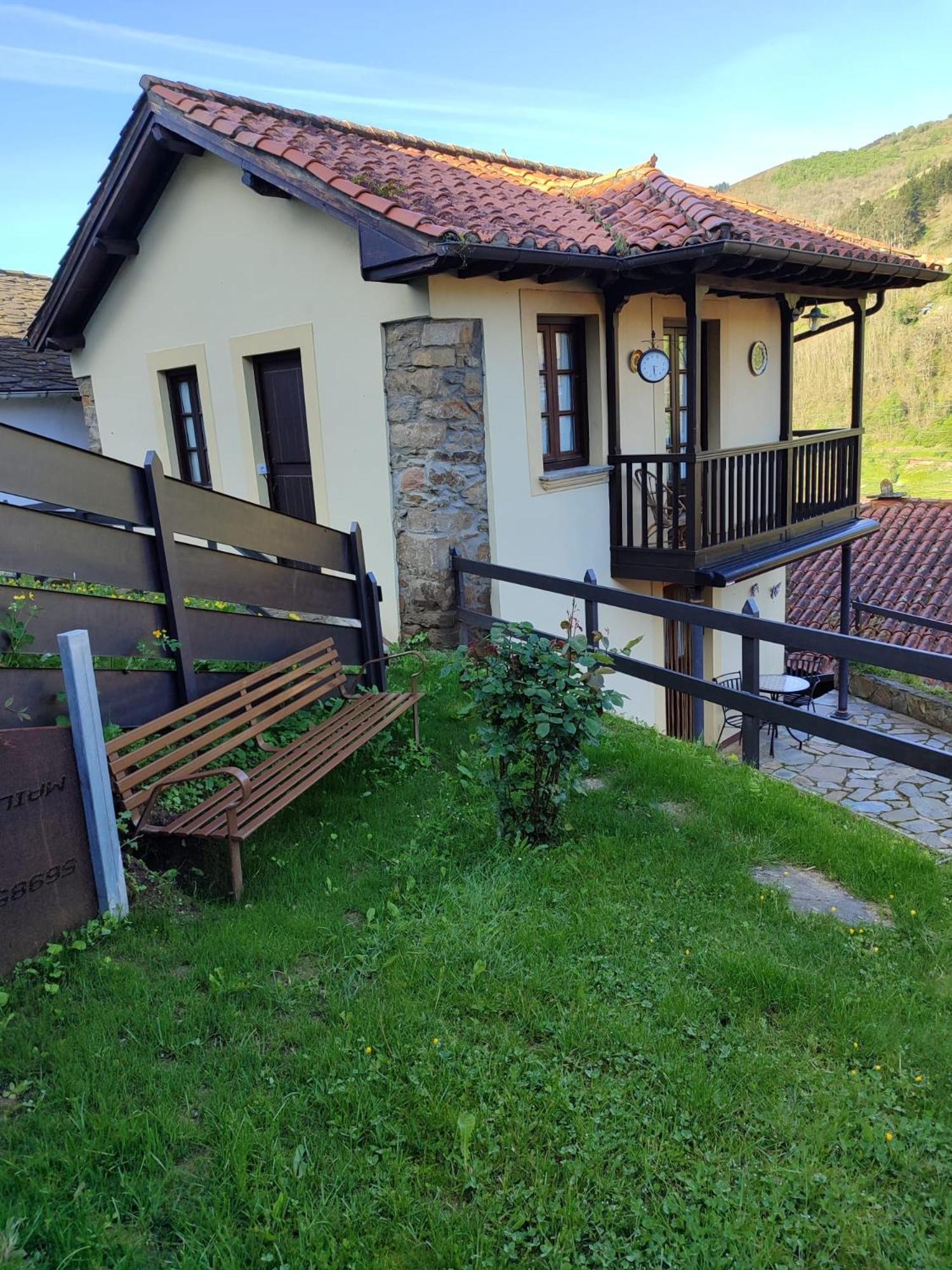 Villa La Casina De Santulaya à Cangas De Narcea Extérieur photo